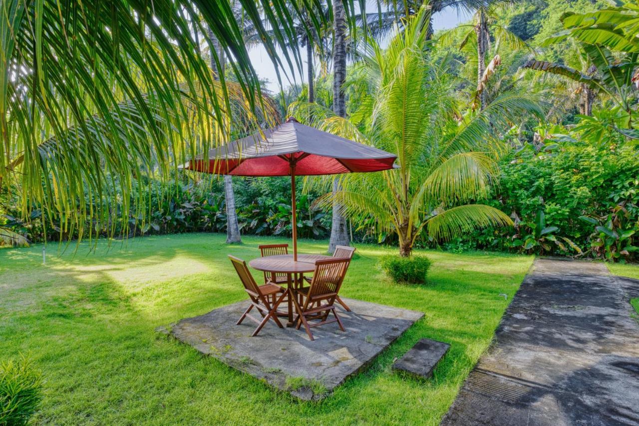 Puri Yalus Bungalow Toyapakeh Exterior foto