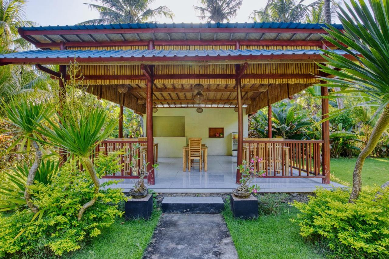 Puri Yalus Bungalow Toyapakeh Exterior foto