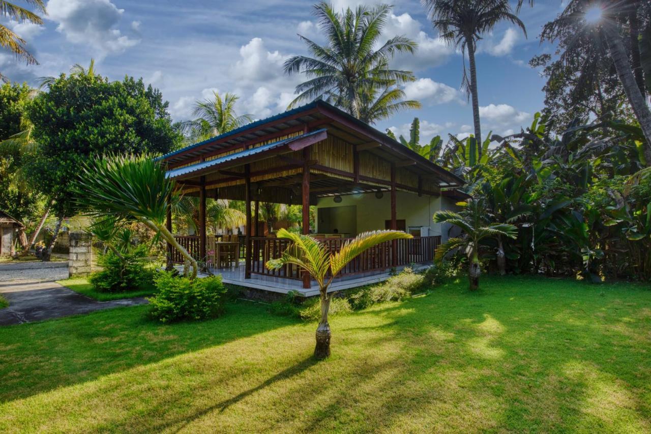 Puri Yalus Bungalow Toyapakeh Exterior foto