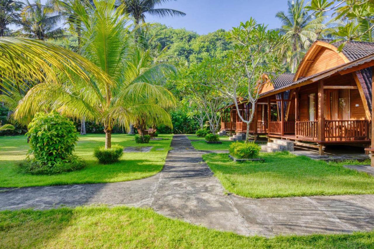 Puri Yalus Bungalow Toyapakeh Exterior foto
