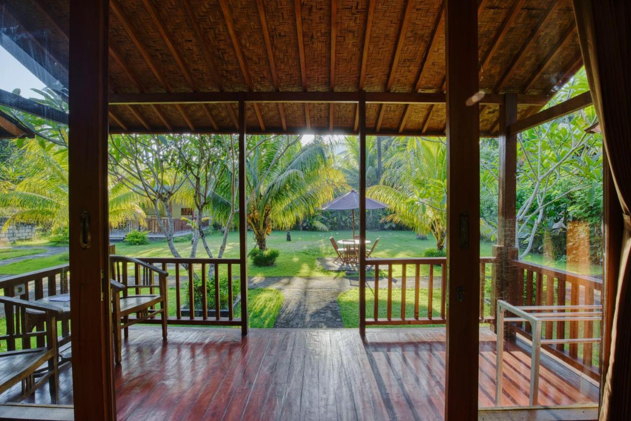 Puri Yalus Bungalow Toyapakeh Exterior foto