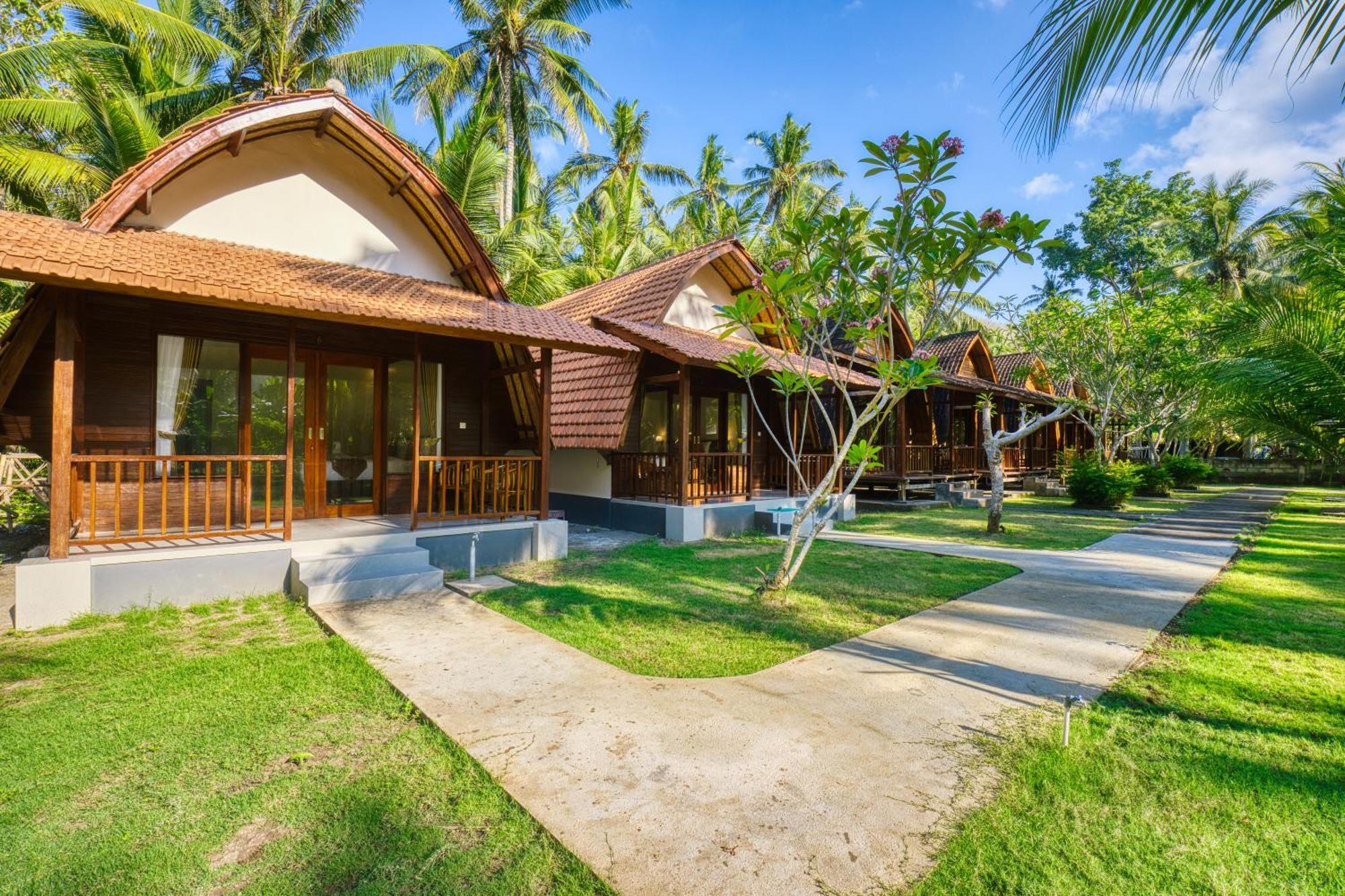 Puri Yalus Bungalow Toyapakeh Exterior foto